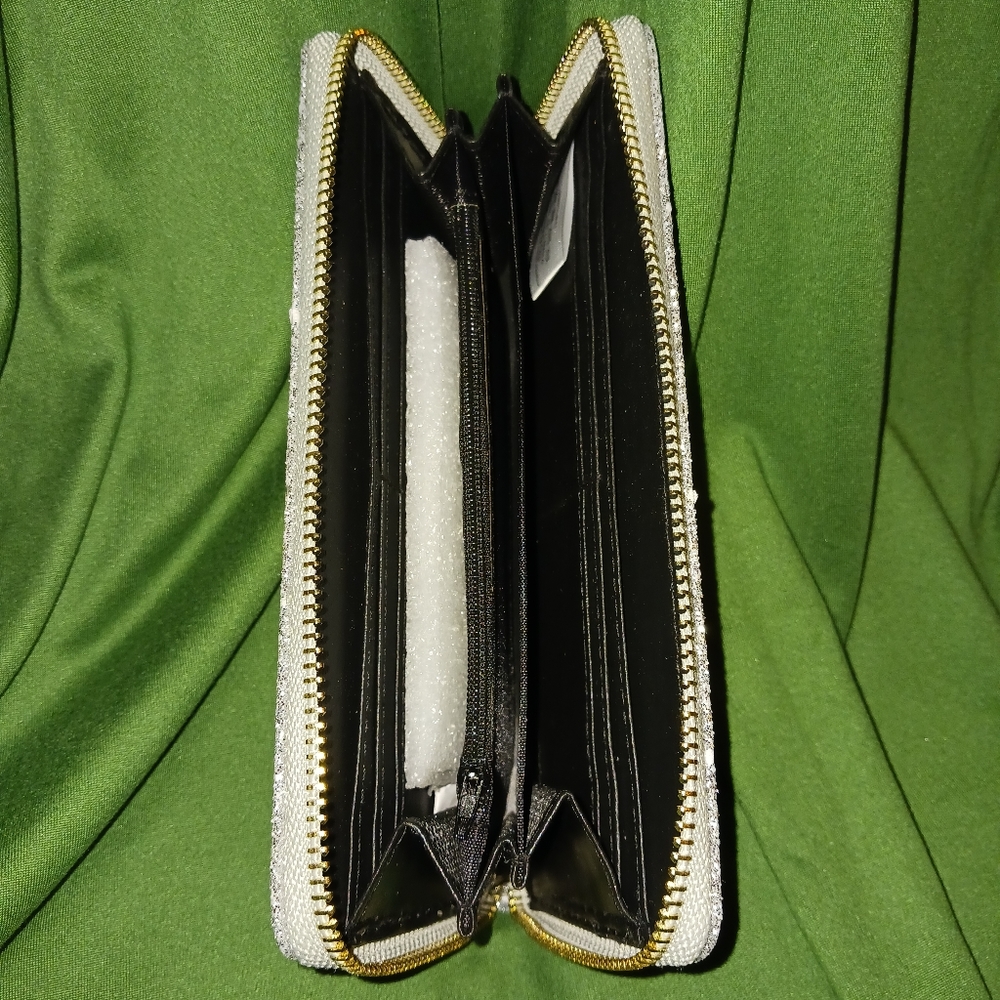 Sparkling Wallet - Picture 4 of 11